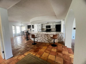 Beautiful rm in Spanish Villa